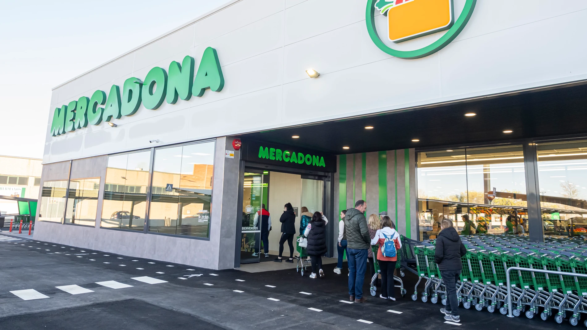 Fachada de un supermercado Mercadona