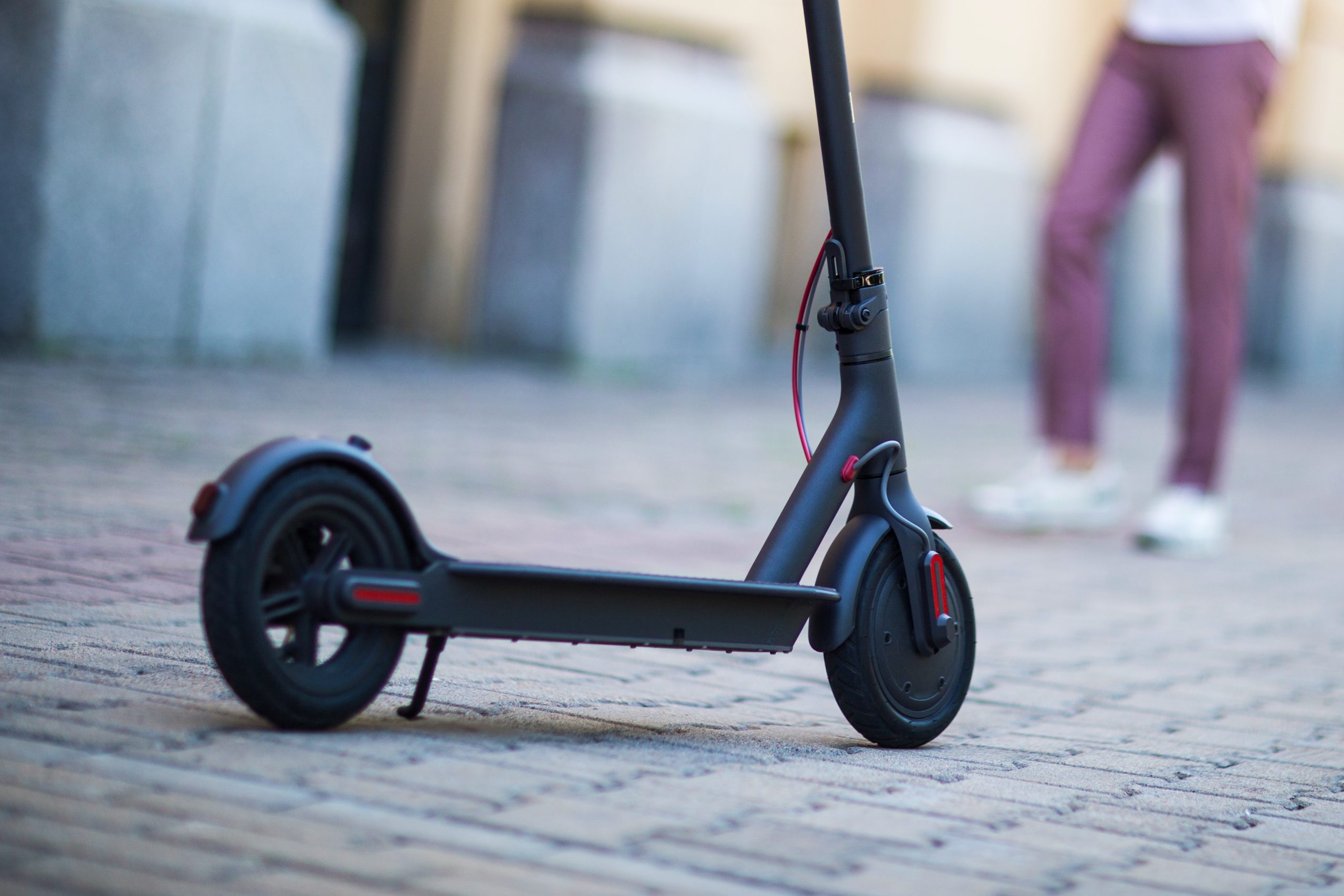Patinete eléctrico estacionado, imagen ilustrativa