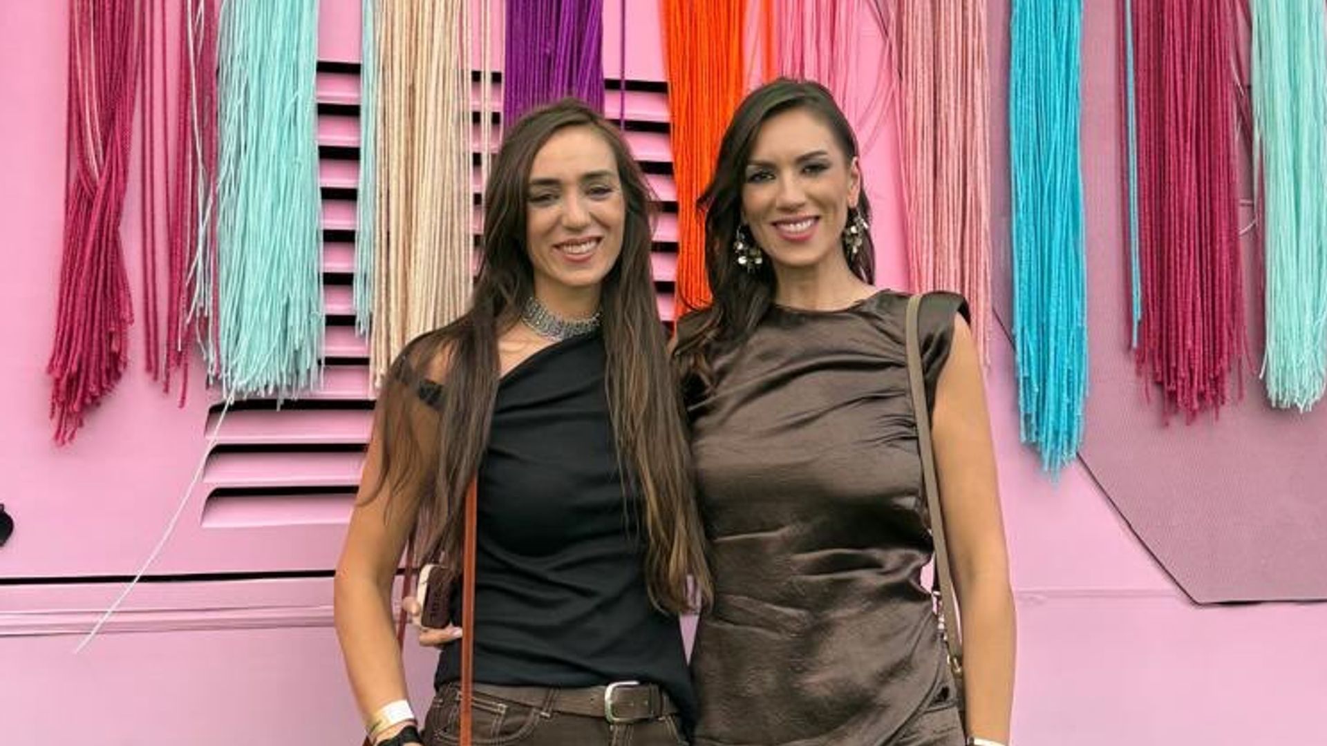 Patricia Pardo y Tamara en Macondo Park